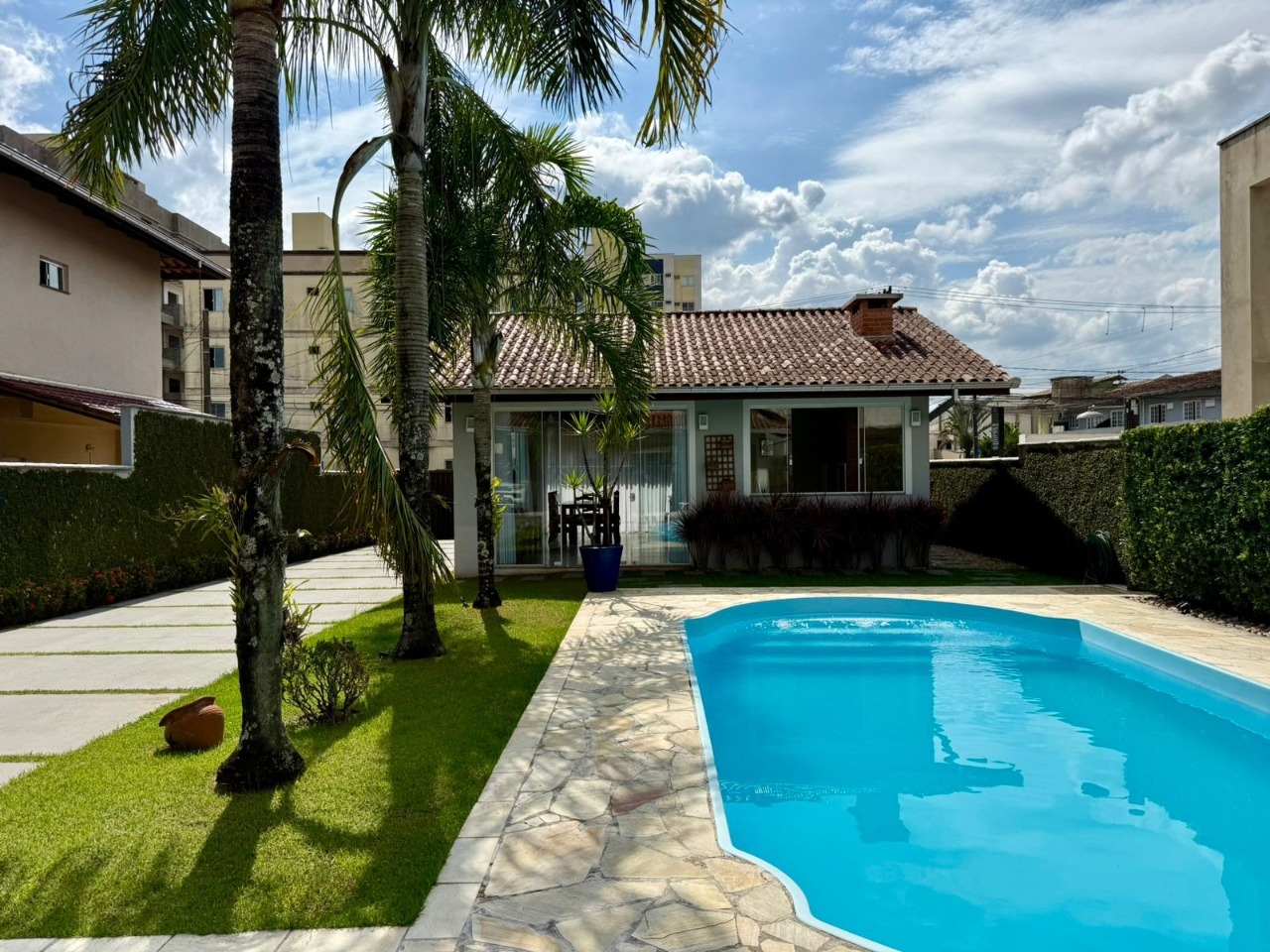 Casa Com Piscina - Imagem 26